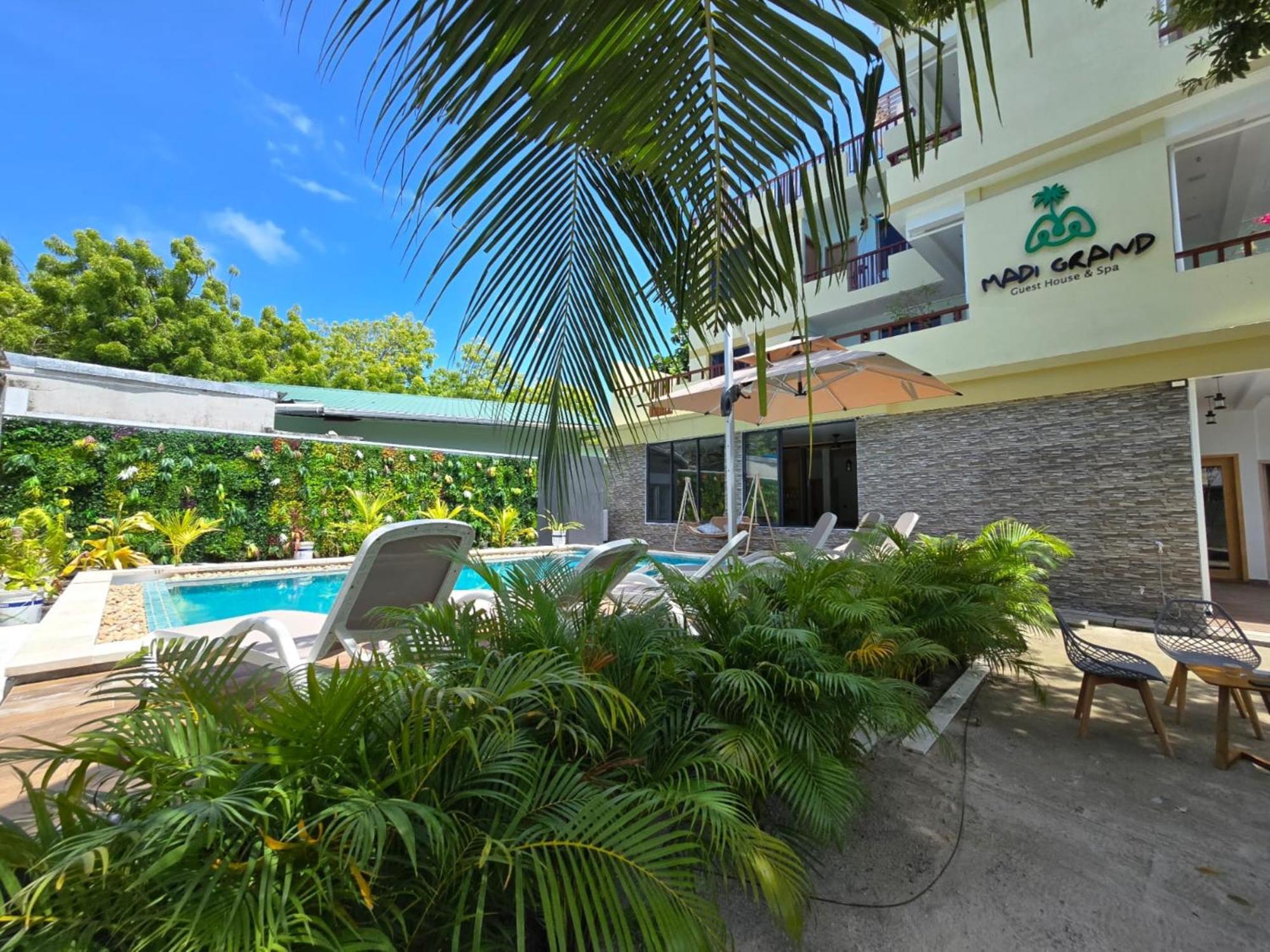 Hotel Madi Grand Maldives à Fulidhoo Extérieur photo