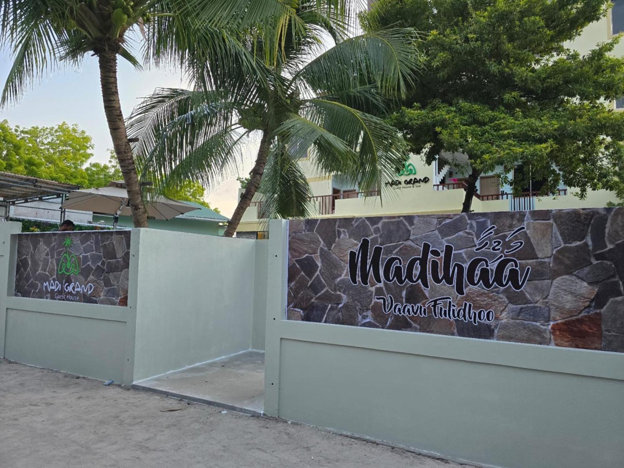 Hotel Madi Grand Maldives à Fulidhoo Extérieur photo