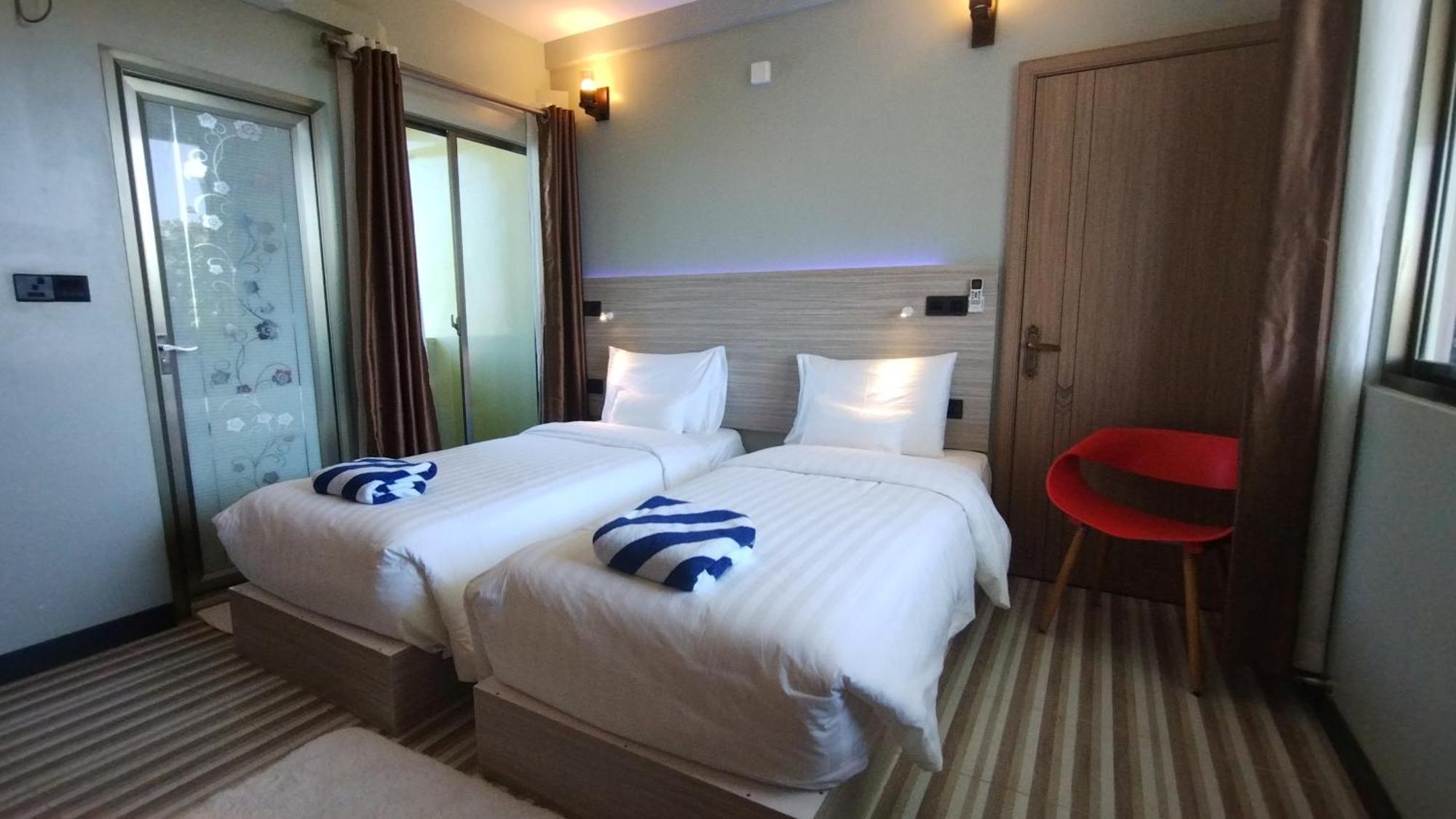 Hotel Madi Grand Maldives à Fulidhoo Extérieur photo